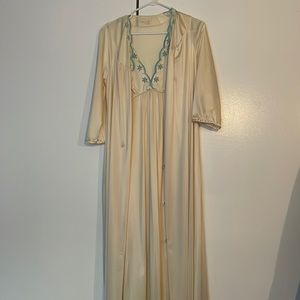 Vintage robe and nightgown set